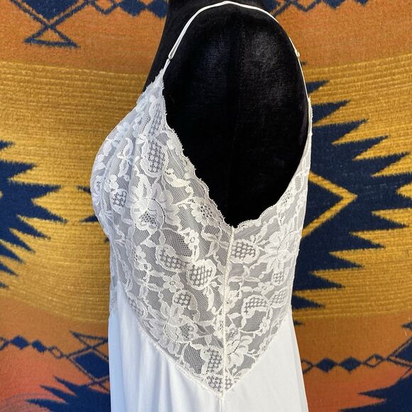 Vtg Vanity Fair White Nylon Full Slip/Dress Lingerie Lace top Lace Hem Sz 38 - Picture 5 of 16